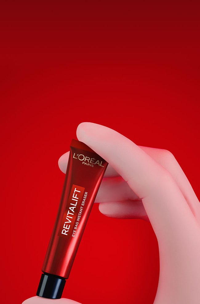 REVITALIFT LASER KREMA ZA INSTANT KOREKCIJO VREČK IZPOD OČI